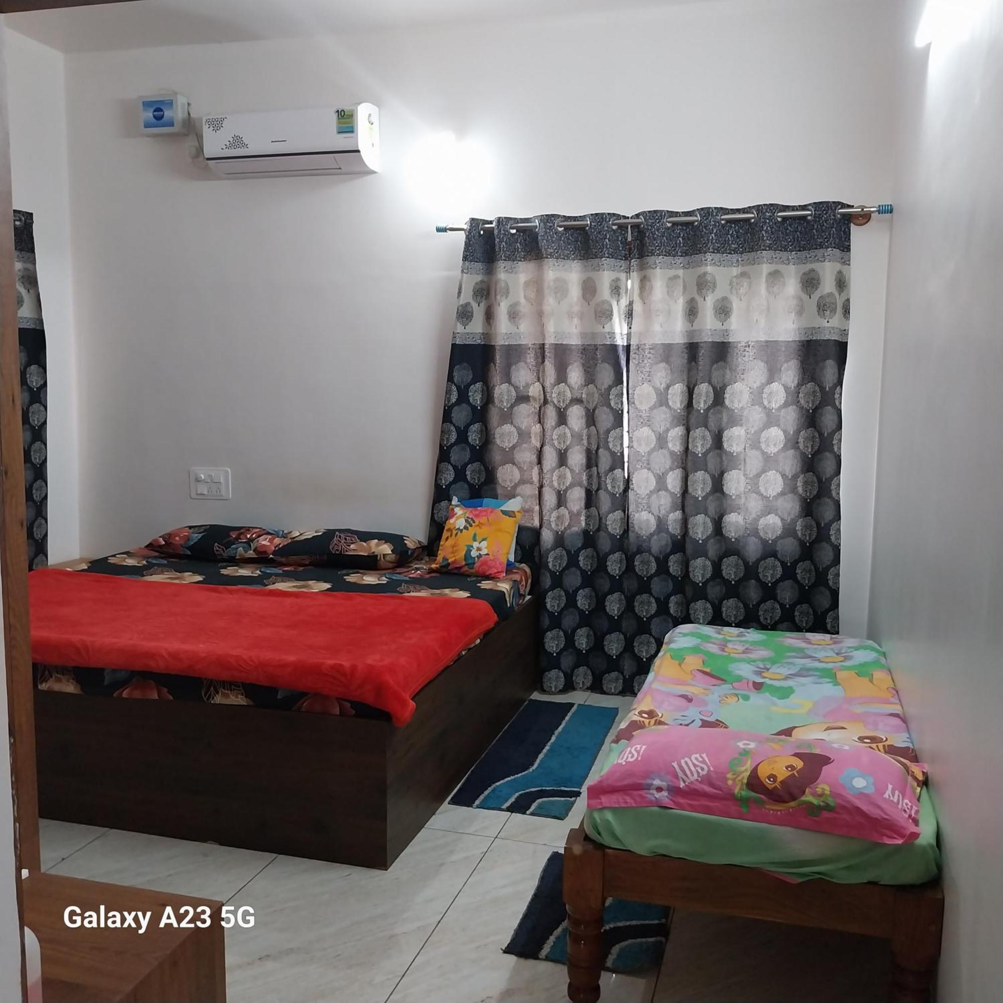 King Sized Bedroom & Kitchen for Decent Couples & Families Mysore Luaran gambar