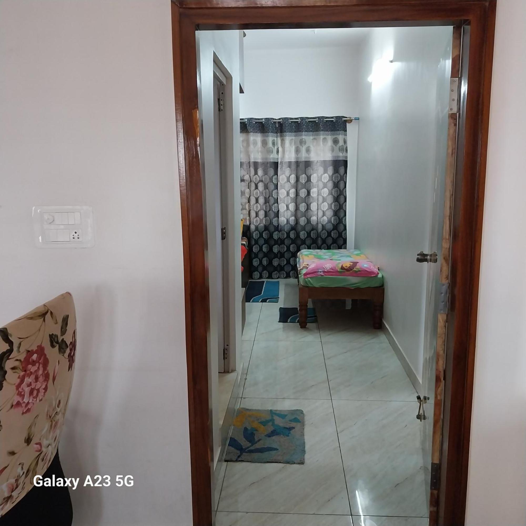 King Sized Bedroom & Kitchen for Decent Couples & Families Mysore Luaran gambar