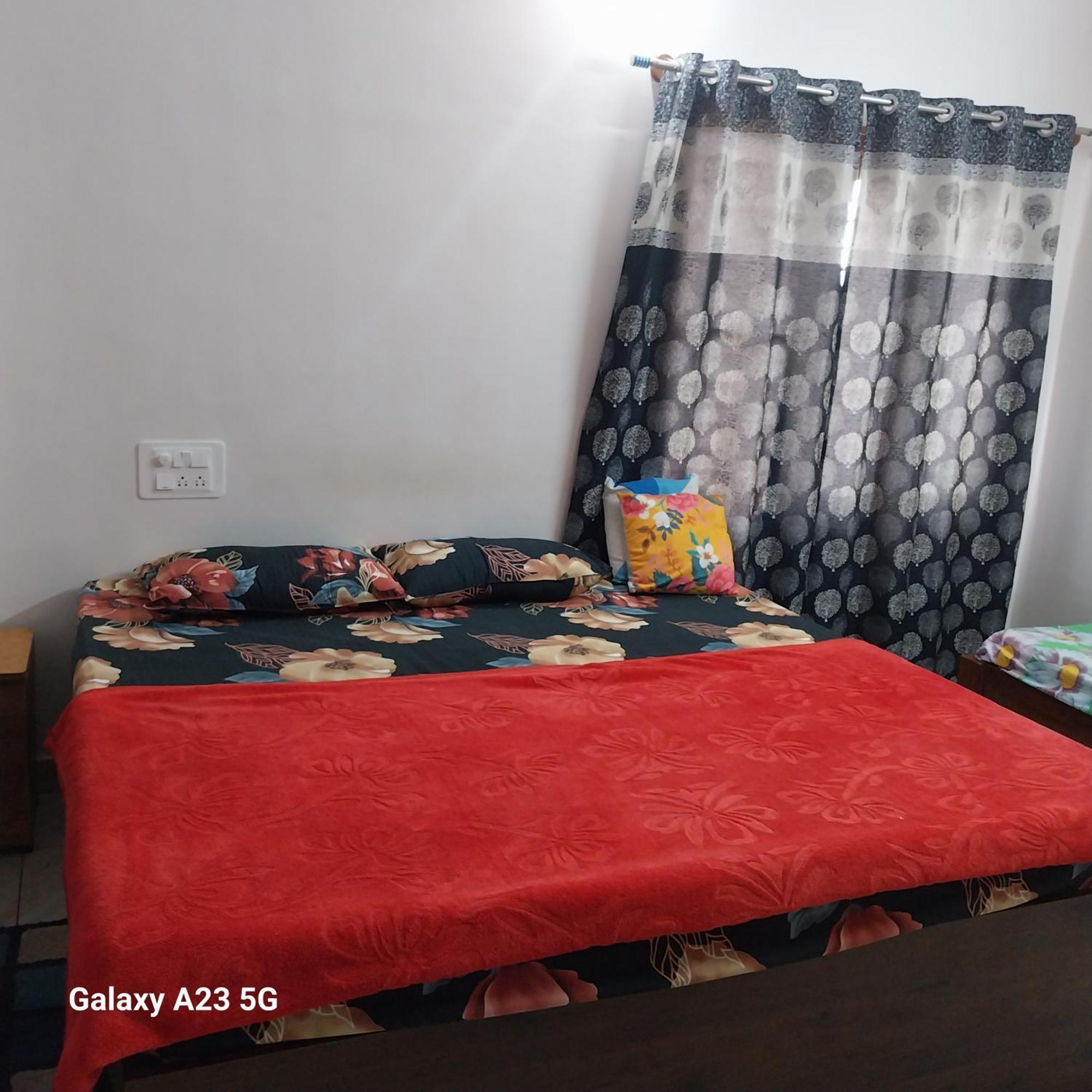 King Sized Bedroom & Kitchen for Decent Couples & Families Mysore Luaran gambar